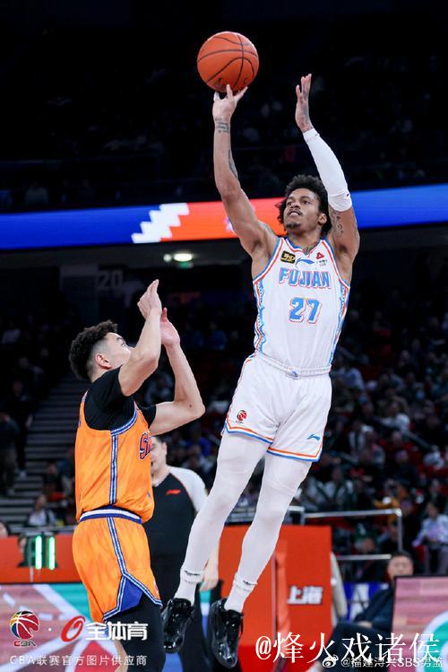 约瑟夫-杨全场出战13分钟,投篮10中6得到15分4篮板2助攻 约瑟夫-杨全场出战13分钟,投篮10中6得到15分4篮板2助攻