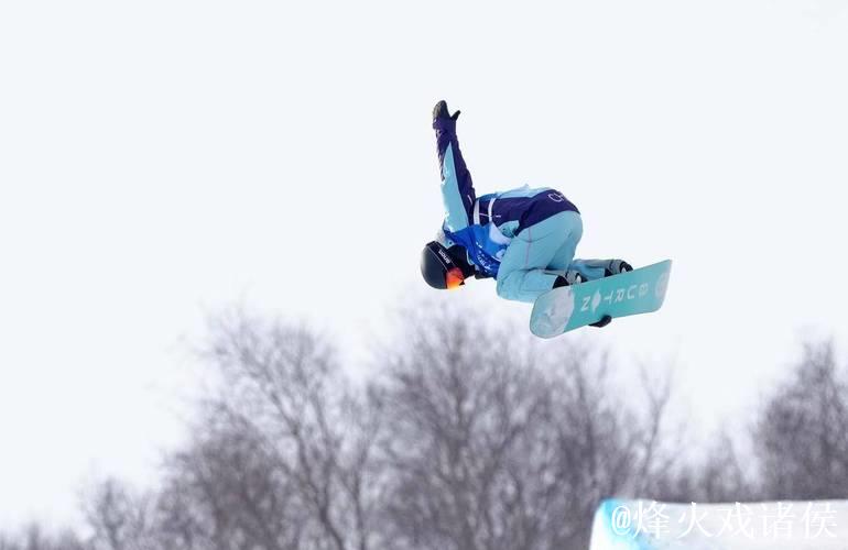 武绍桐单板滑雪世界杯卡尔加里站摘银